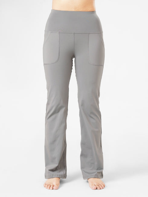 Proactive Pocket Flare legging in Grey